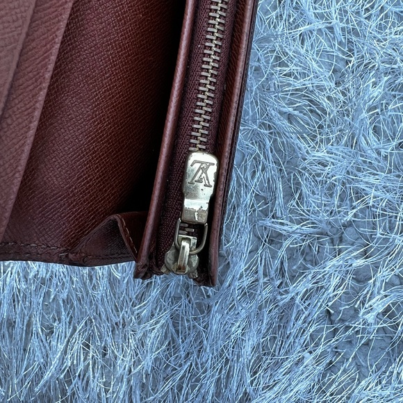 LOUIS VUITTON MONOGRAM WALLET - Picture 10 of 13